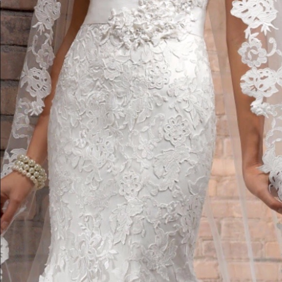 Maggie Sottero. Fit and flare Wedding dress - Picture 3 of 8